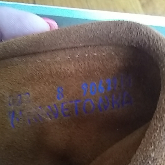 Minnetonka low lace up moccasin boots - Picture 6 of 6